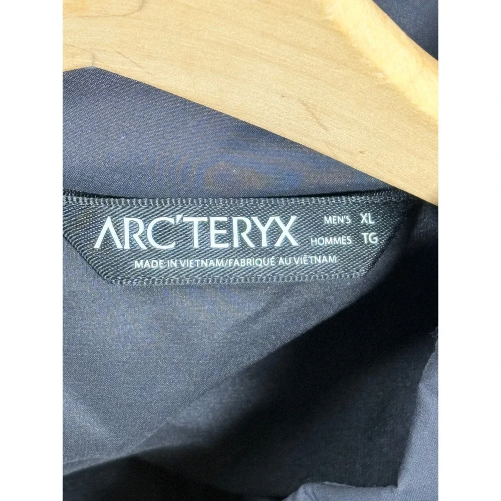 Arcteryx Proton LT Jacket Mens XL Black Grey Insulated Full Zip Lightweight Coat